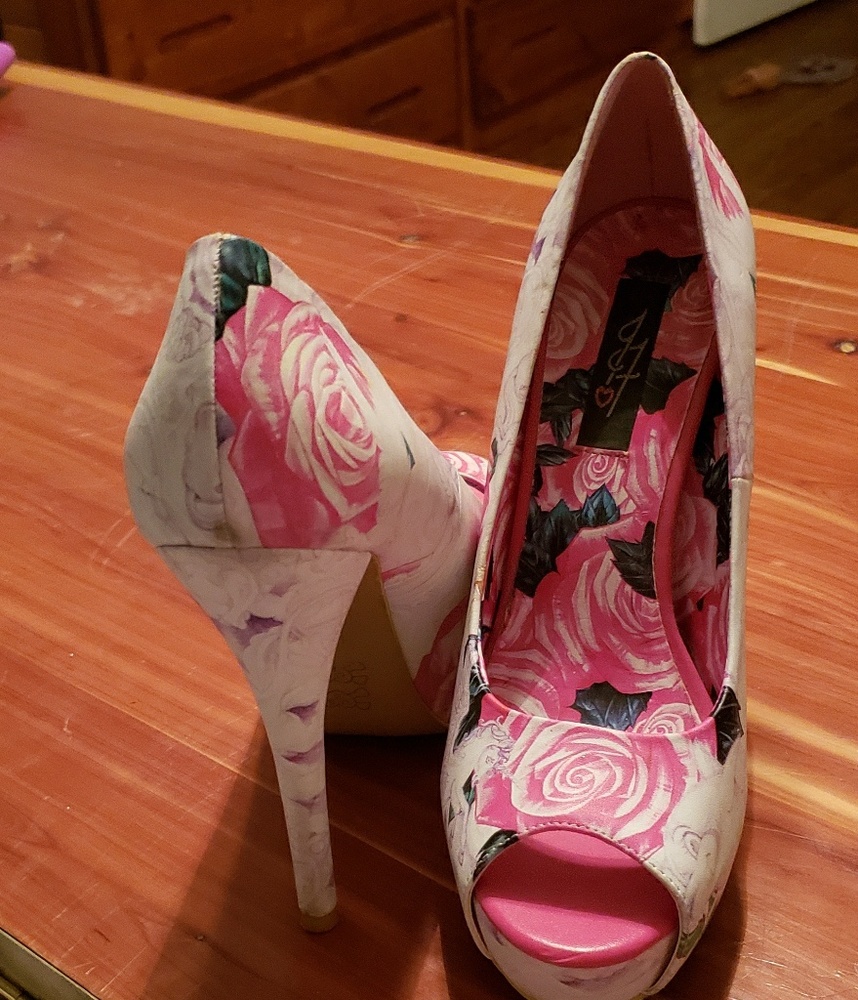 White and pink floral heels 5 in